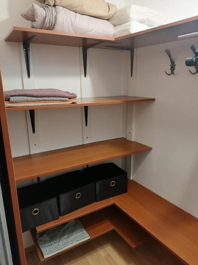 Bohemian Rhapsody Apartment Ровин Екстериор снимка