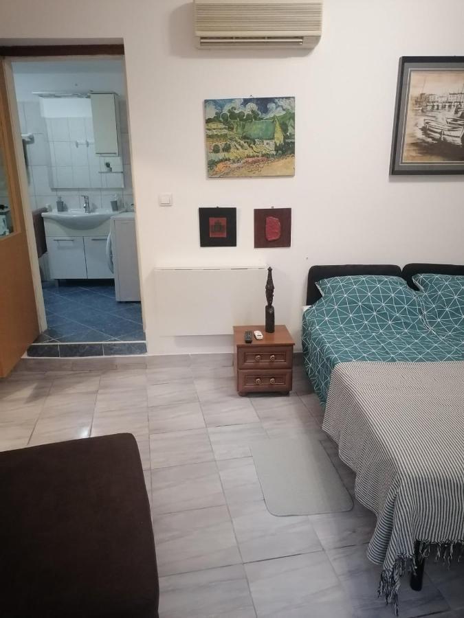 Bohemian Rhapsody Apartment Ровин Екстериор снимка