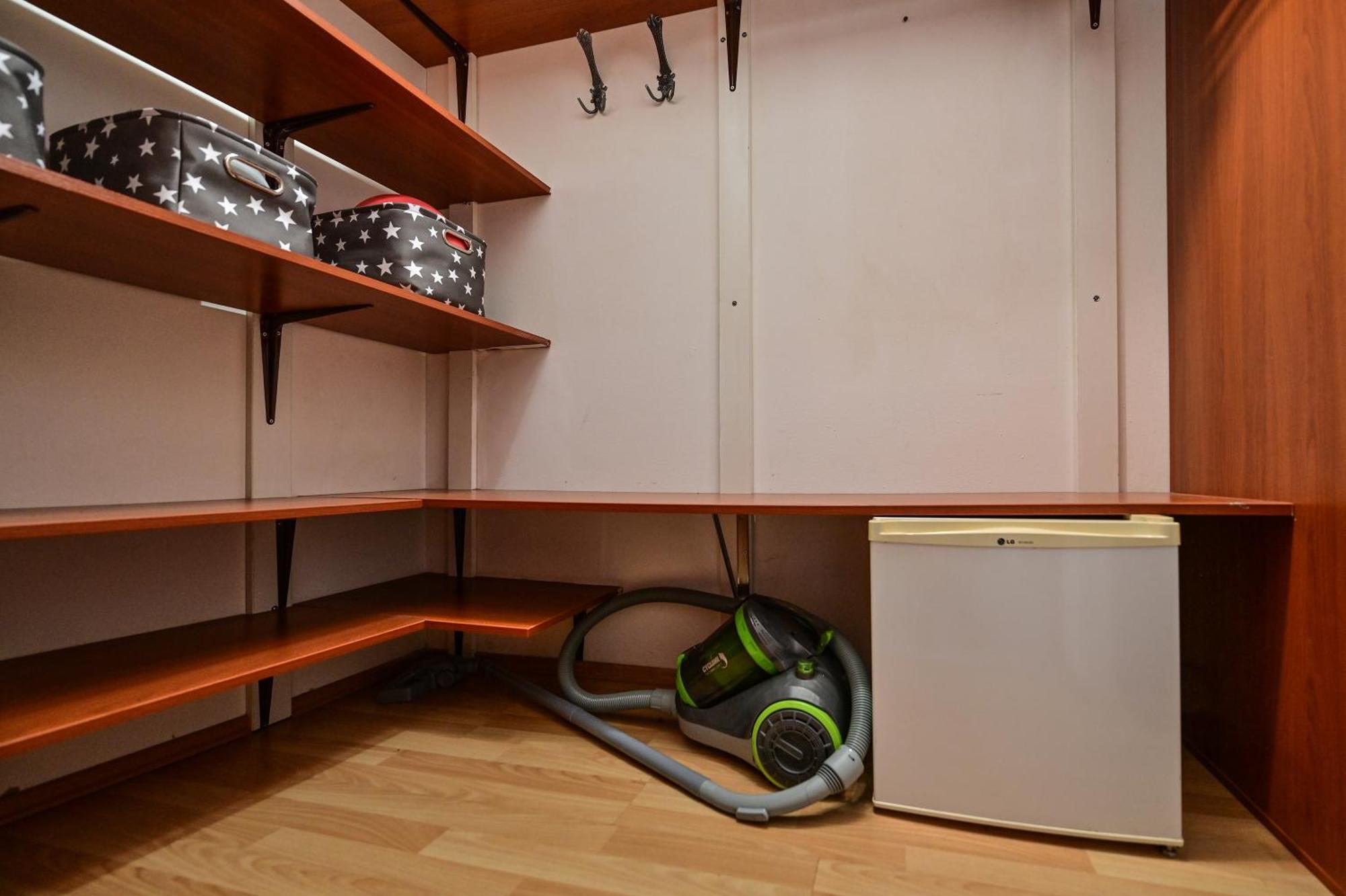 Bohemian Rhapsody Apartment Ровин Екстериор снимка