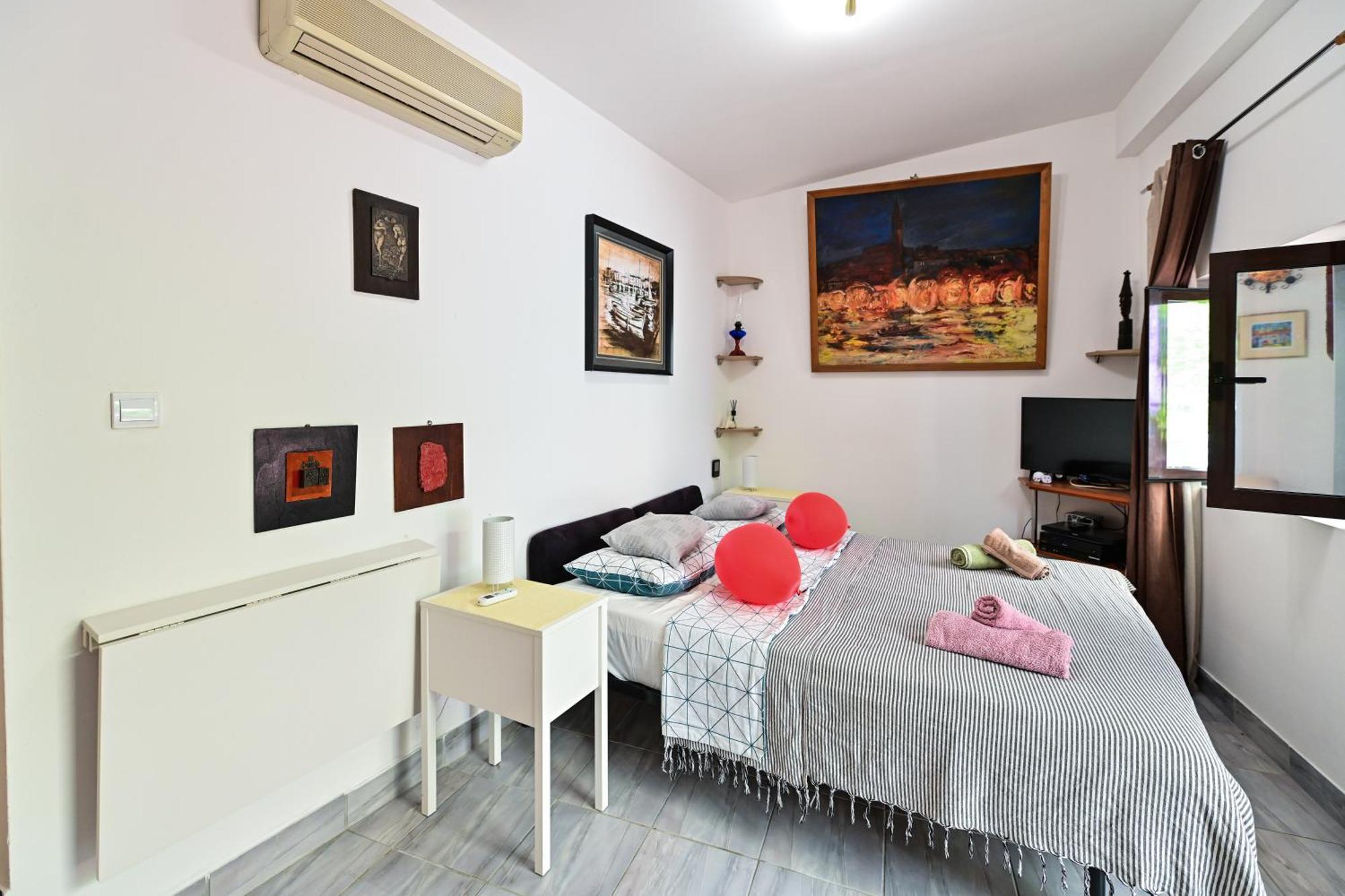 Bohemian Rhapsody Apartment Ровин Екстериор снимка